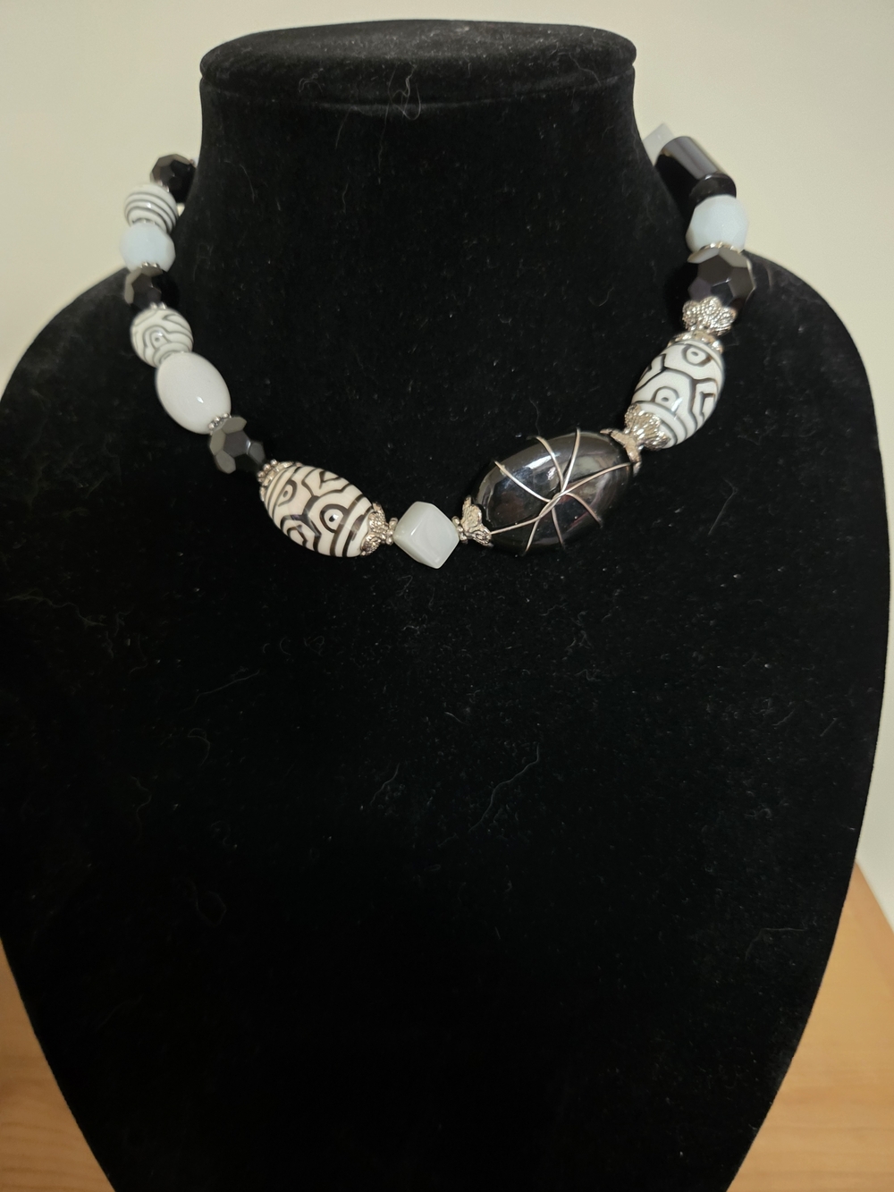 Artzy, Black and White Beaded Statement Necklace - Elegant Geometric Accent